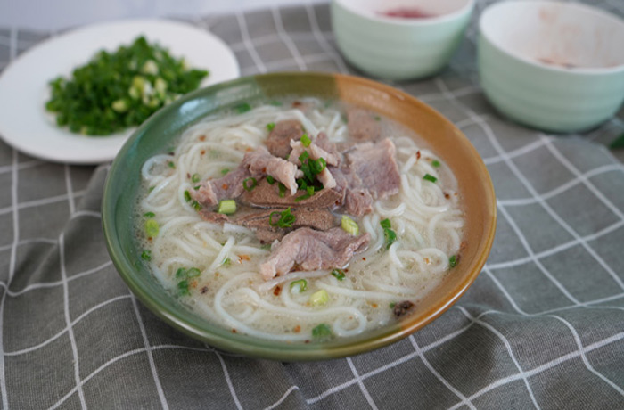 青秀原味汤粉王培训
